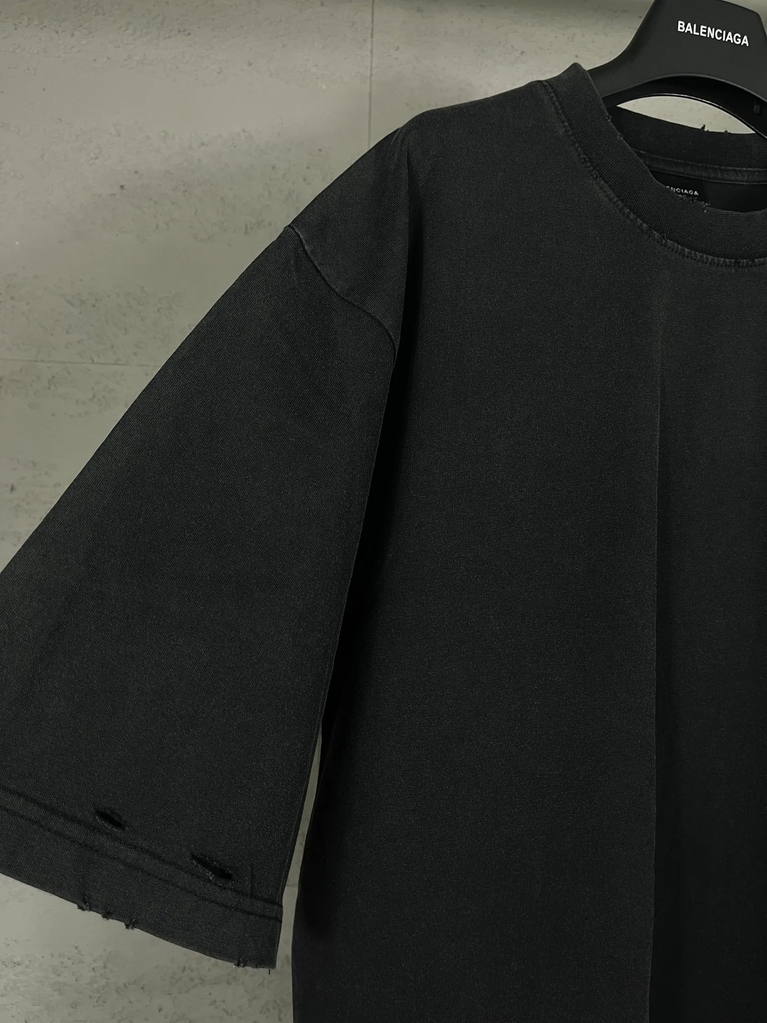 【 . Quality】BALENCI*GA/ .SS 25 New Arrival Classic LOGO T . 。 . Authentic ， ZP 。 260 ， . ， 。 ， 。 OS . Same Style ：BL 253627 ： Size：XS S M L